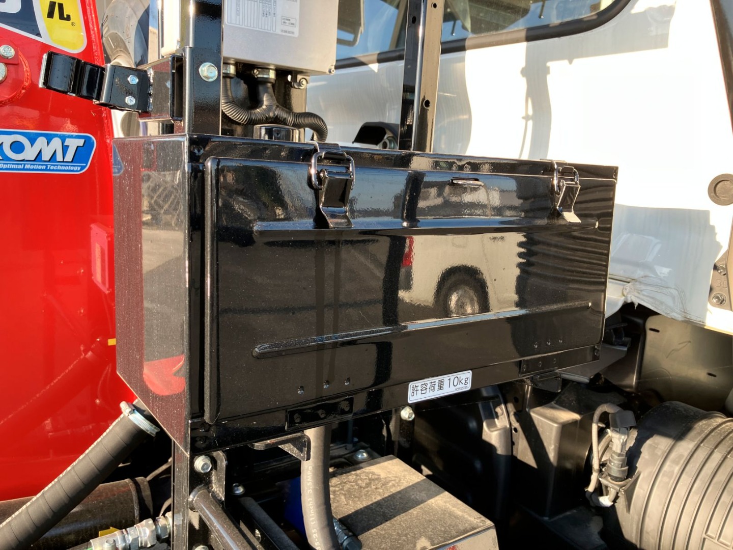 工具箱は鉄製です。|日野 レンジャー 2PG-FD2ABA(2WD)の写真16