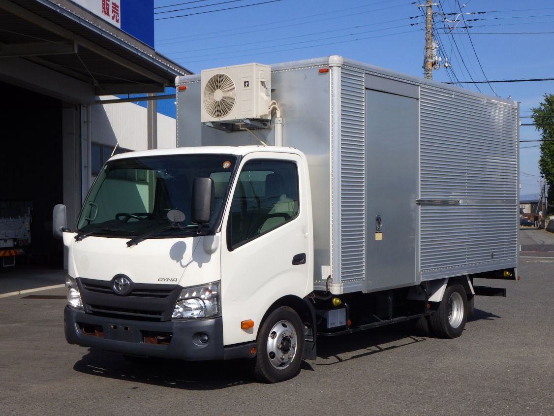 トヨタ TKG-XZU710(2WD)の写真1