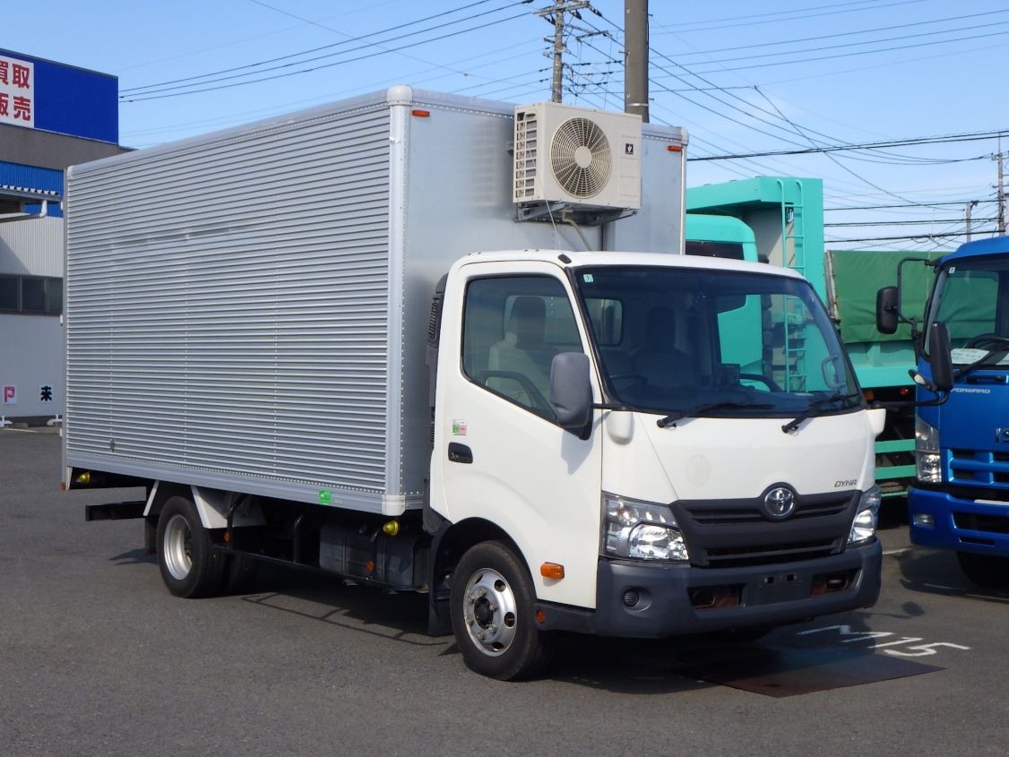 トヨタ TKG-XZU710(2WD)の写真2