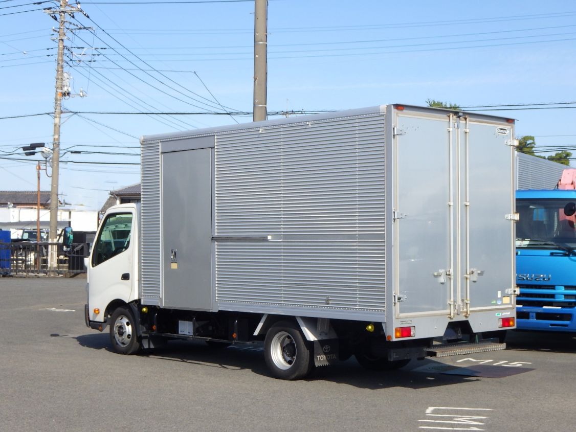 トヨタ TKG-XZU710(2WD)の写真3