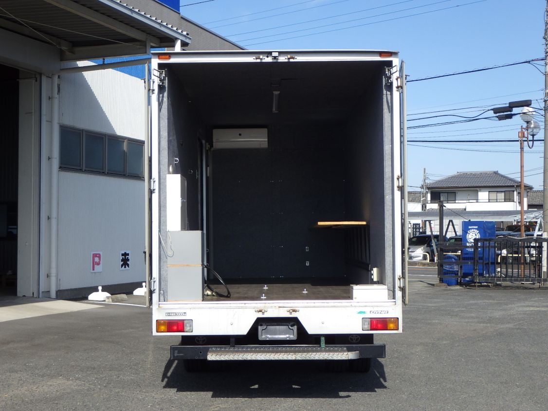 トヨタ TKG-XZU710(2WD)の写真9