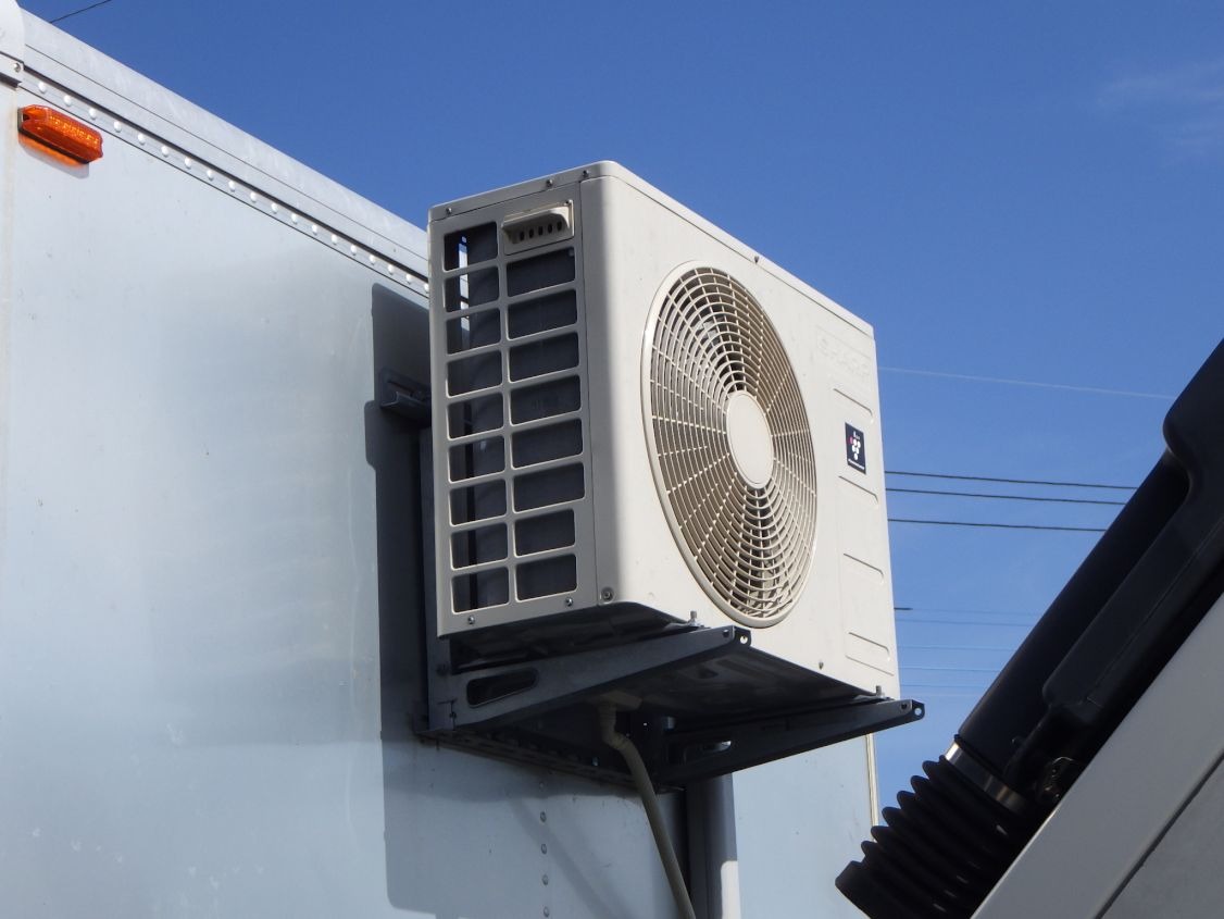 プロテクター前面ファンが付いています。|トヨタ TKG-XZU710(2WD)の写真32