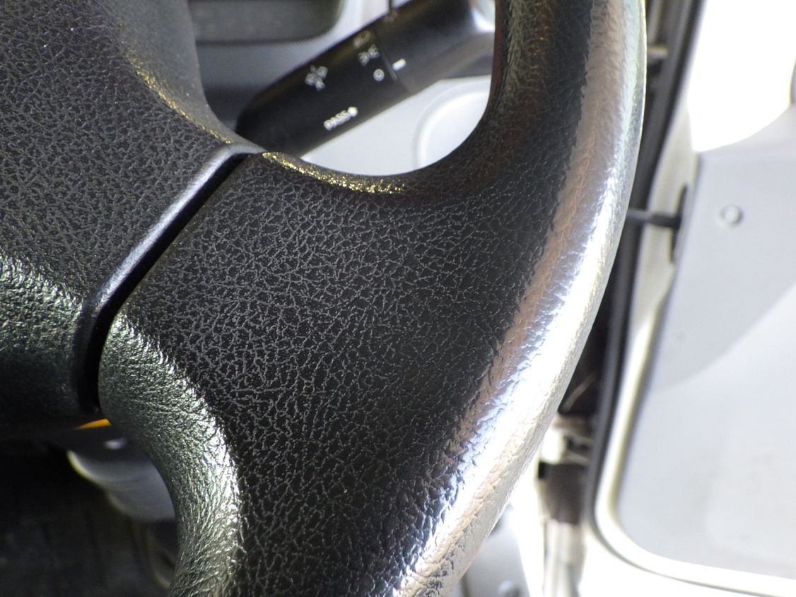 ハンドルにスレがあります。|トヨタ TKG-XZU710(2WD)の写真38