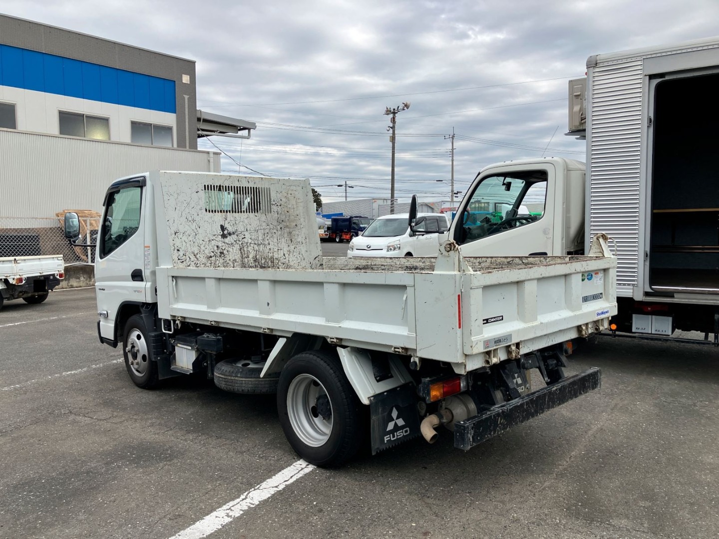 三菱 キャンター 2RG-FBA60(2WD)の写真3