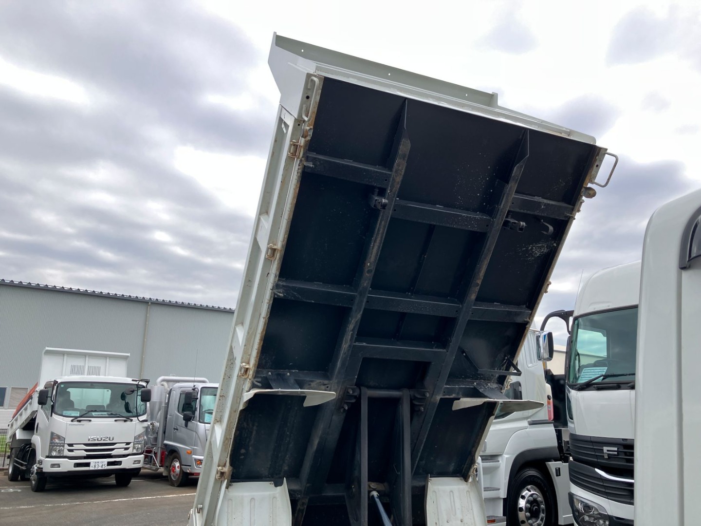 三菱 キャンター 2RG-FBA60(2WD)の写真9