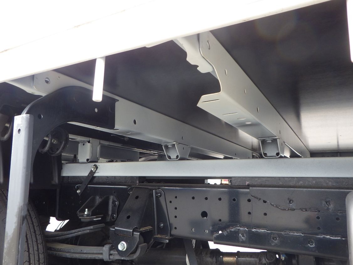 シャーシとネタの状態です。(ネタは鉄製です)|日野 デュトロ 2KG-XZU710M(2WD)の写真7