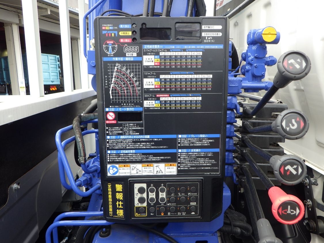 空車時定格荷重及び作業半径ー揚程図です。|日野 デュトロ 2KG-XZU710M(2WD)の写真13