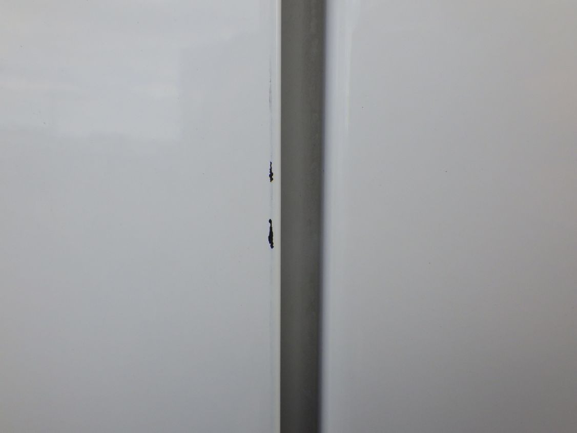 助手席側ドアに小キズがあります。|日野 デュトロ 2KG-XZU710M(2WD)の写真15