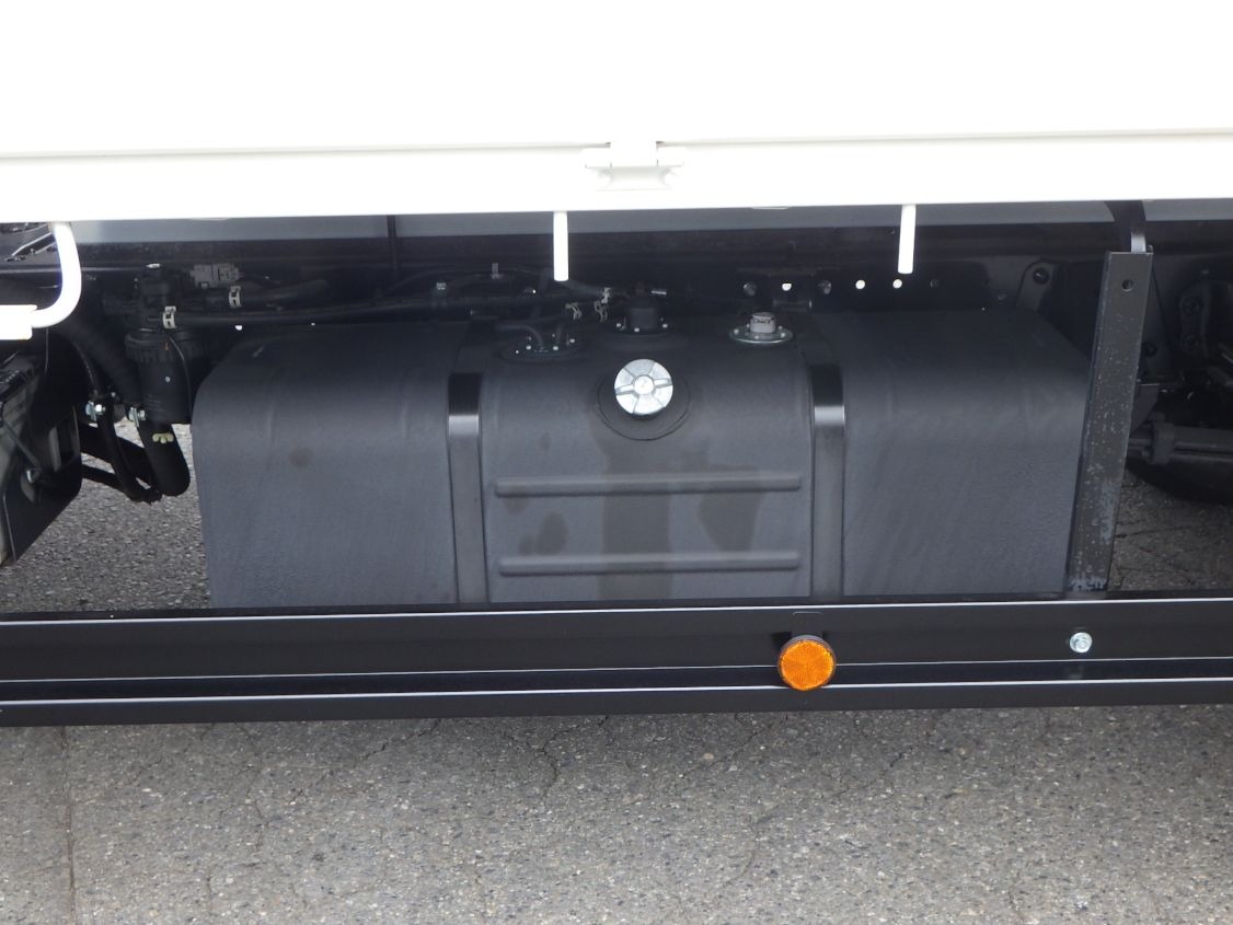燃料タンクは100Lです。|日野 デュトロ 2KG-XZU710M(2WD)の写真23