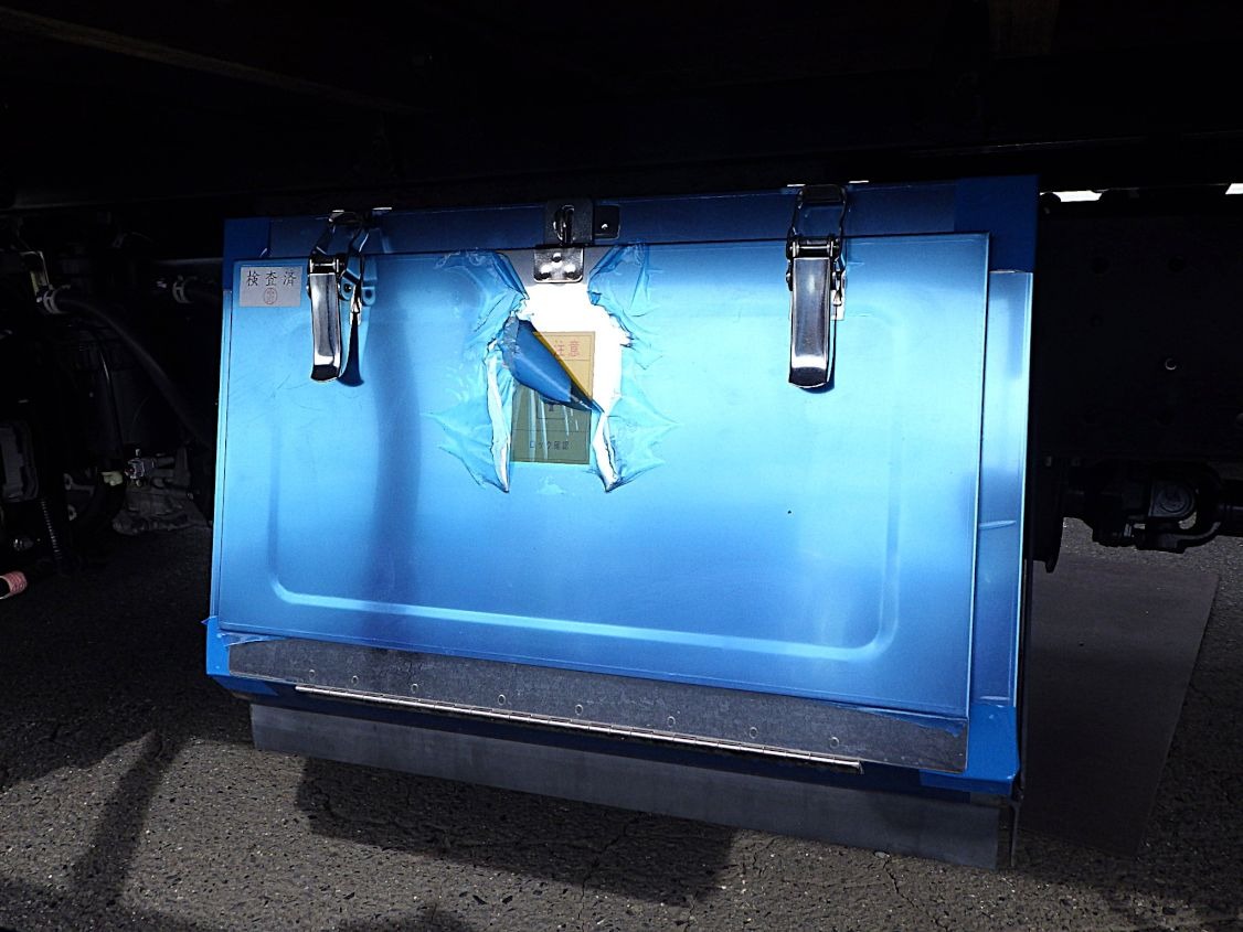 工具箱はステンレス製です。|日野 デュトロ 2WG-XZU723N(2WD)の写真19