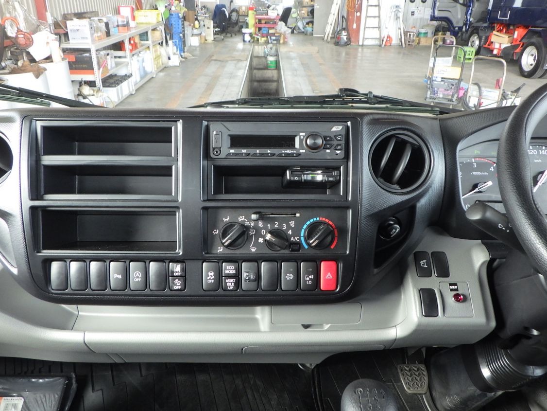 パネル周りの状態です。|日野 デュトロ 2WG-XZU723N(2WD)の写真20