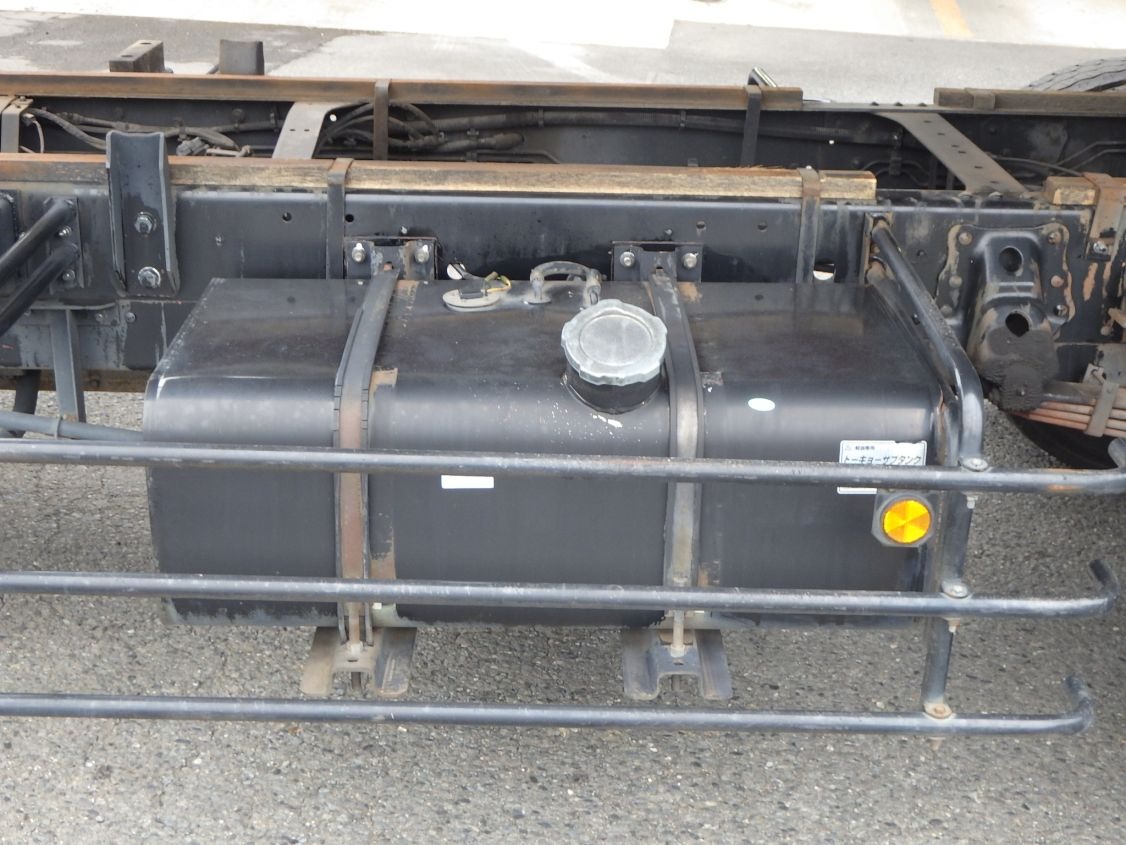 燃料タンクは150Lです。|日野 レンジャー LKG-FE7JJAAの写真17