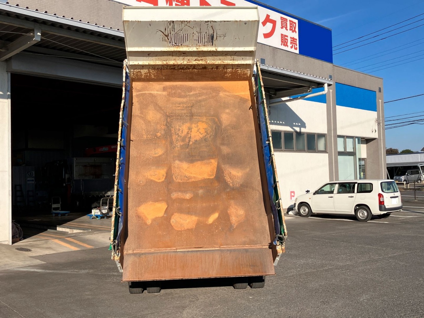 荷台全体の状態です。|三菱 ファイター 2KG-FK72F(2WD)の写真8