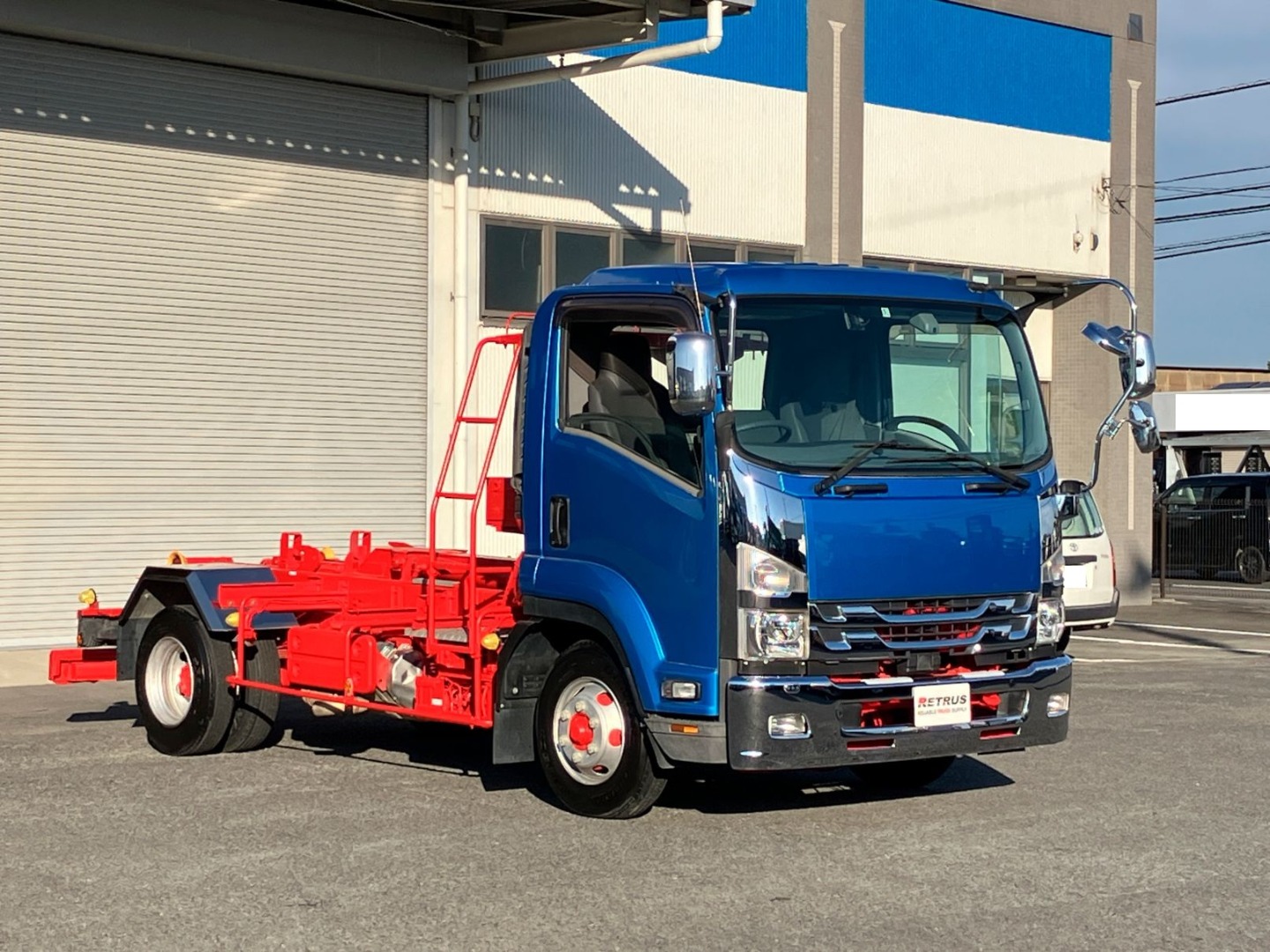いすゞ フォワード 2RG-FRR90S2(2WD)の写真2
