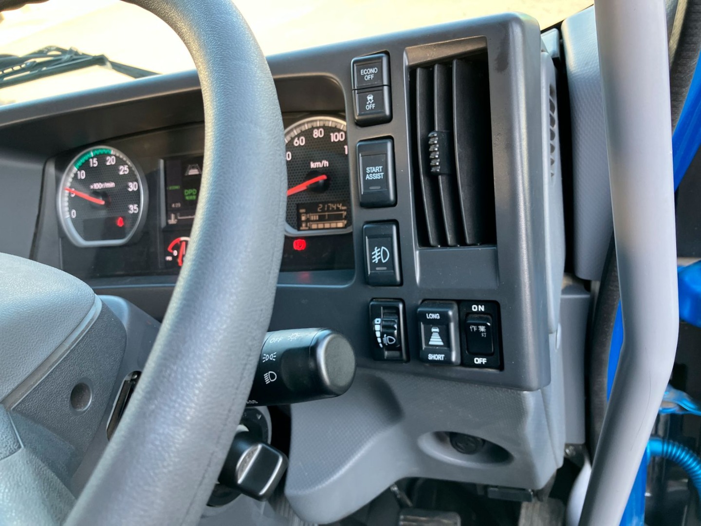 スイッチ類です。|いすゞ フォワード 2RG-FRR90S2(2WD)の写真20