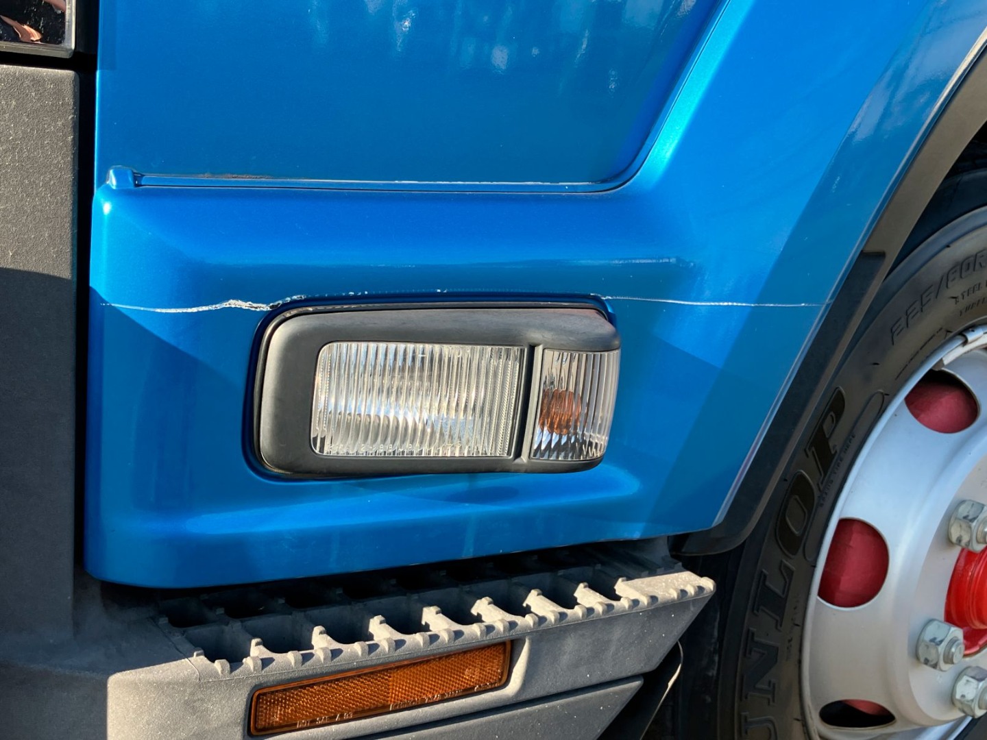 助手席側ドア下部に擦れキズがあります。|いすゞ フォワード 2RG-FRR90S2(2WD)の写真31