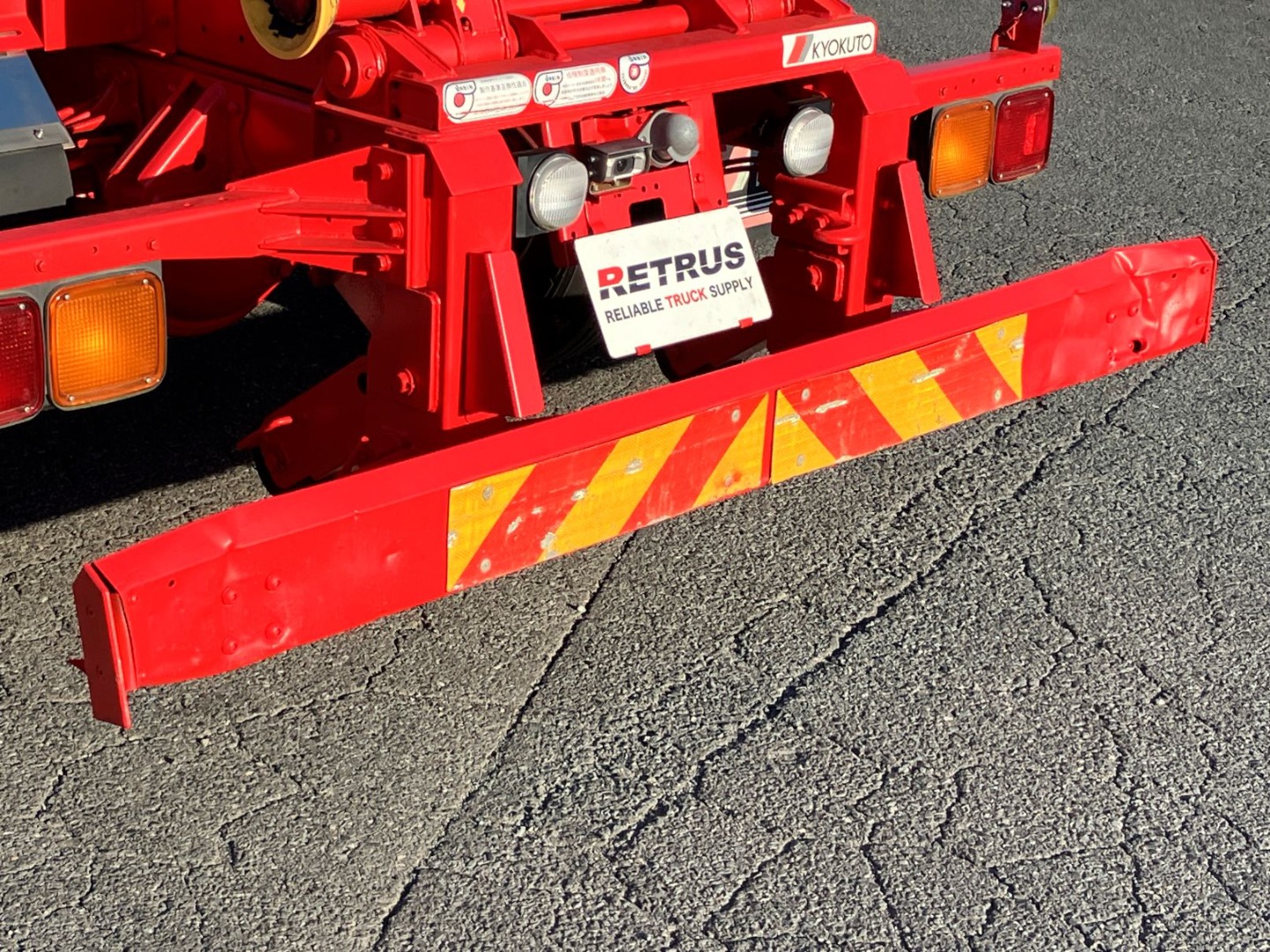 リヤバンパーに凹み・曲がりがあります。|いすゞ フォワード 2RG-FRR90S2(2WD)の写真42
