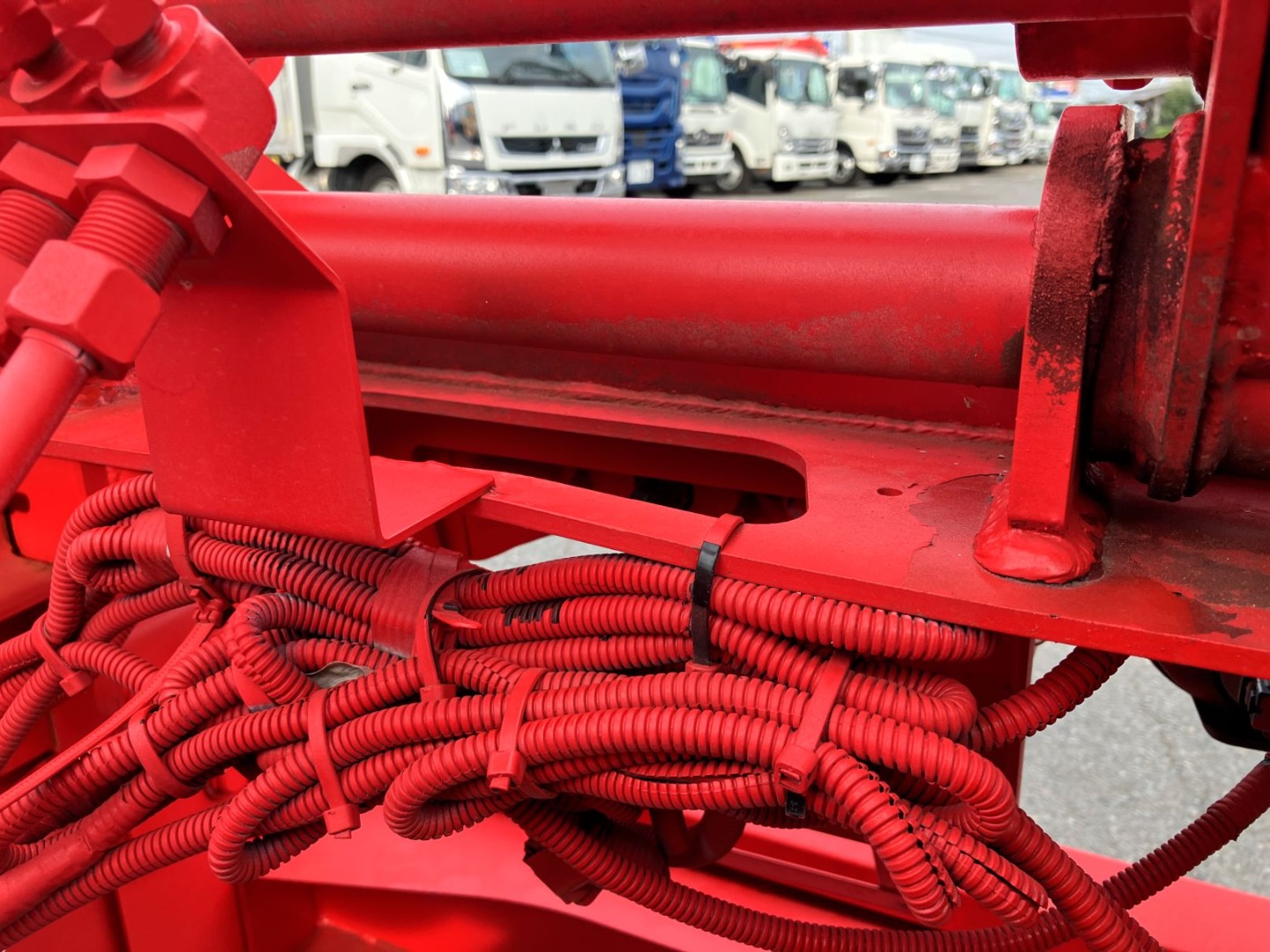 サブフレーム後端メンバー中央に少し曲がりがあります。|いすゞ フォワード 2RG-FRR90S2(2WD)の写真43
