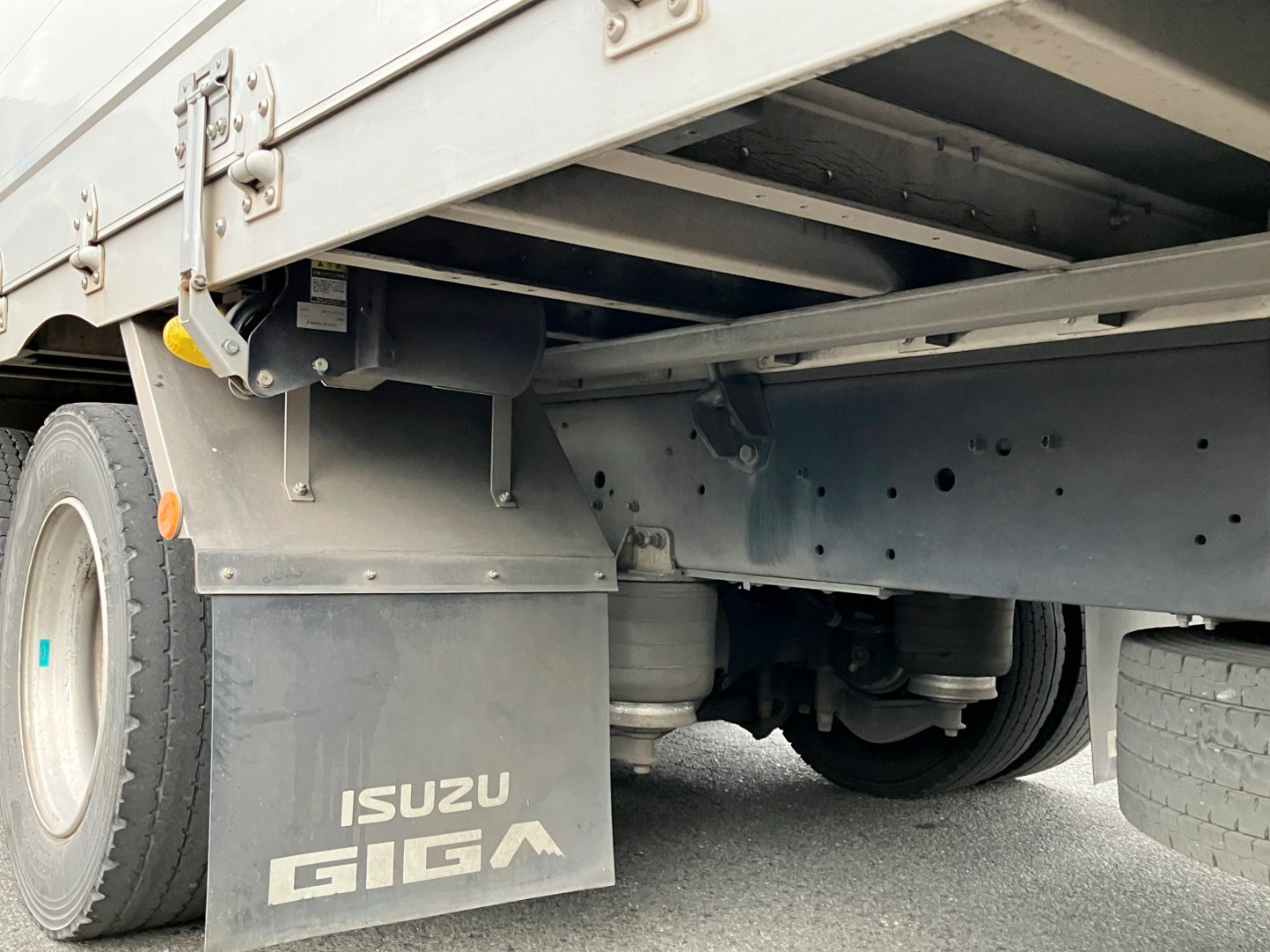 いすゞ ギガ 2PG-CYJ77Cの写真7