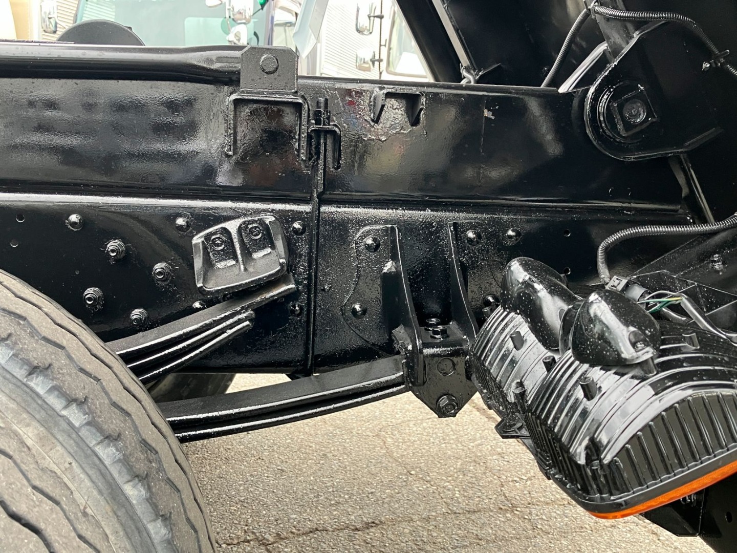 シャシの状態です。サビ跡があります|日野 レンジャー TKG-FC9JCAP(2WD)の写真6