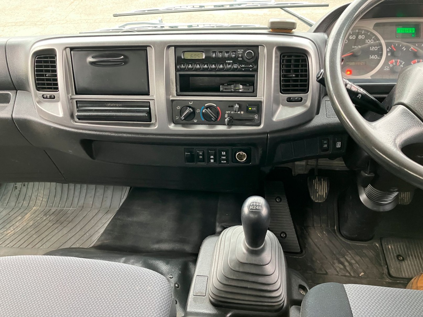パネル周りの状態です。|日野 レンジャー TKG-FC9JCAP(2WD)の写真33