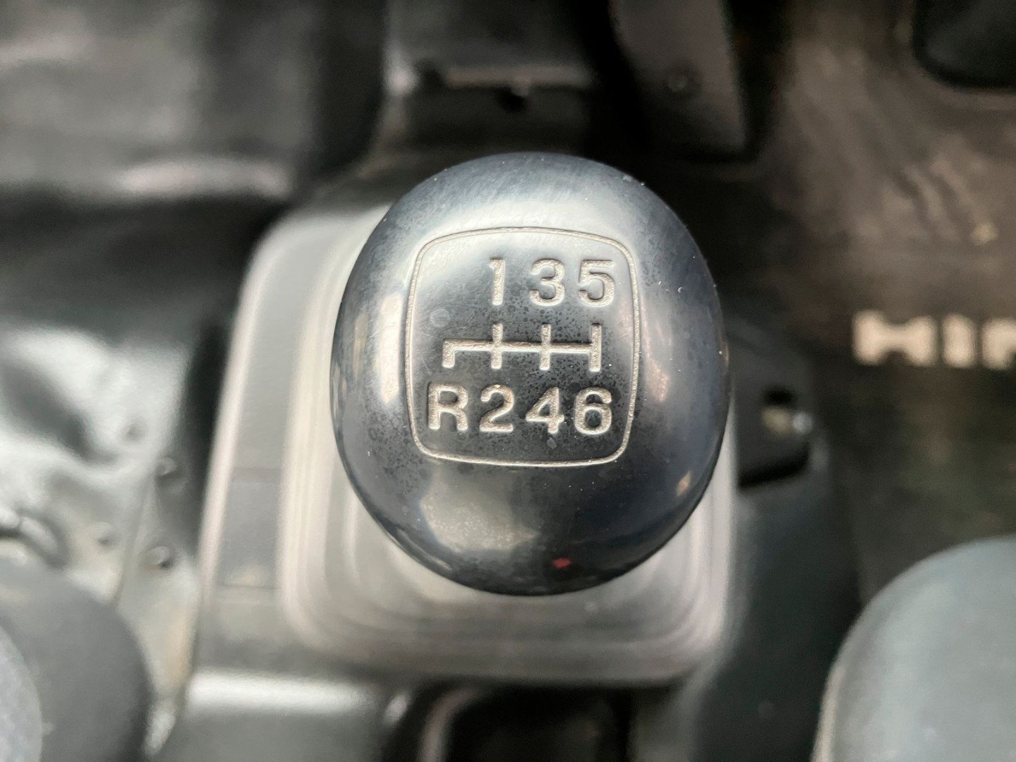 6速マニュアルです。|日野 レンジャー TKG-FC9JCAP(2WD)の写真37