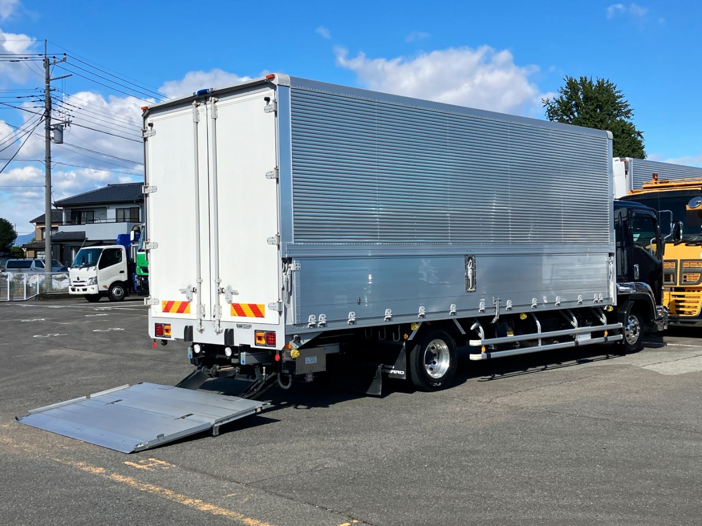 いすゞ フォワード 2RG-FRR90T2(2WD)の写真4