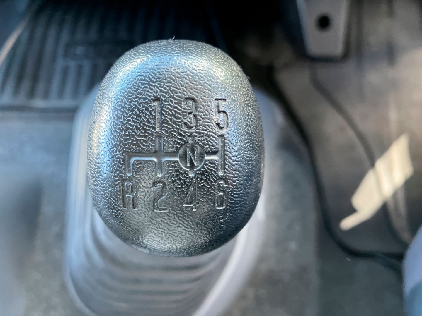 6速マニュアルです。|いすゞ フォワード 2RG-FRR90T2(2WD)の写真36
