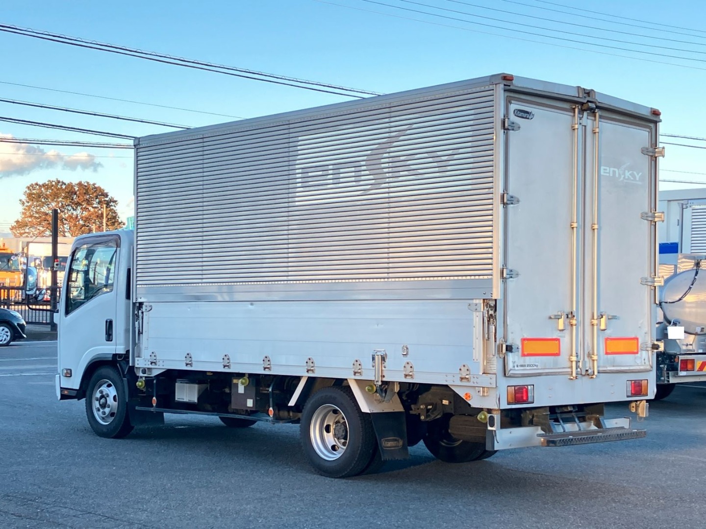 いすゞ エルフ BDG-NPR85AN(2WD)の写真3
