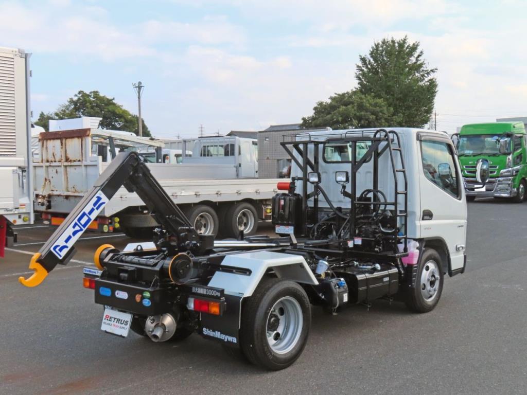 三菱 キャンター 2RG-FBAV0(2WD)の写真4