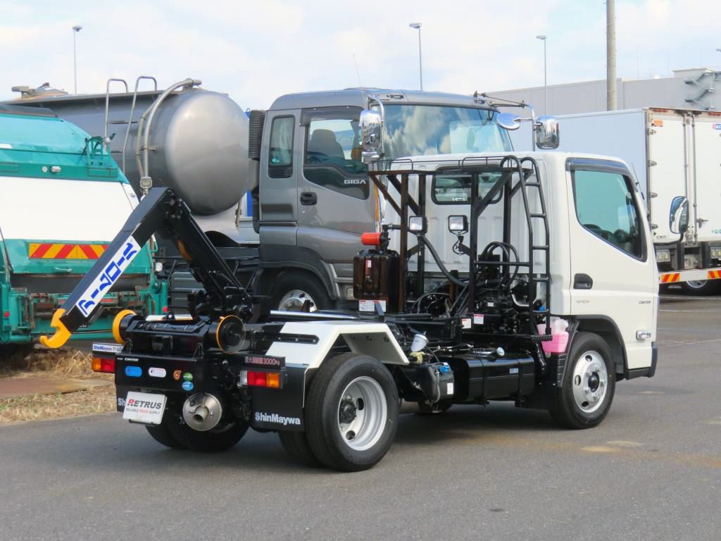 三菱 キャンター 2RG-FBAV0(2WD)の写真4