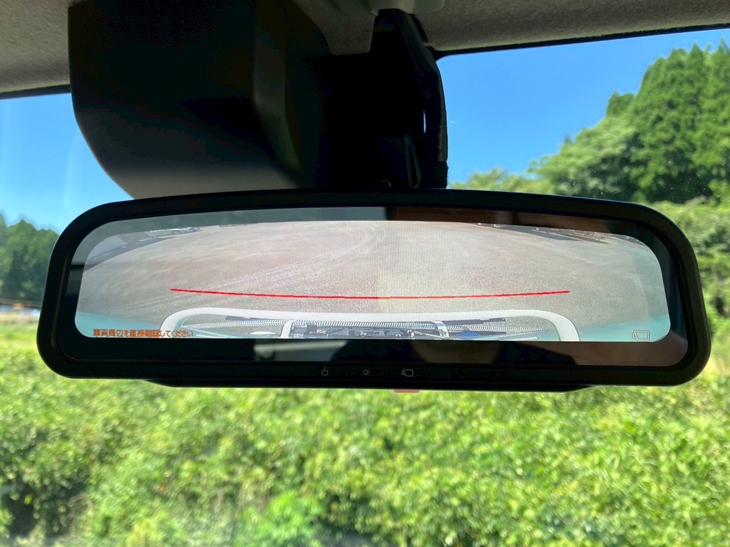 ルームミラーは、バックモニターに切り替わります。|日野 デュトロ 2KG-XZU700M(2WD)の写真21