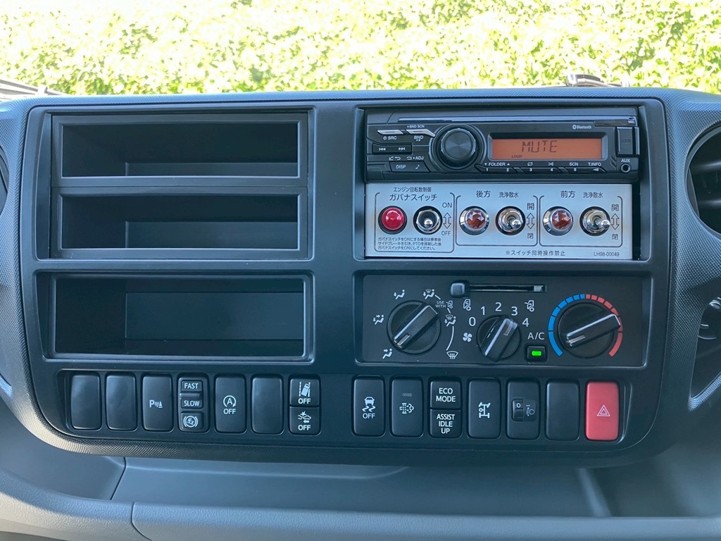 インパネ周りの状態です。|日野 デュトロ 2KG-XZU700M(2WD)の写真22