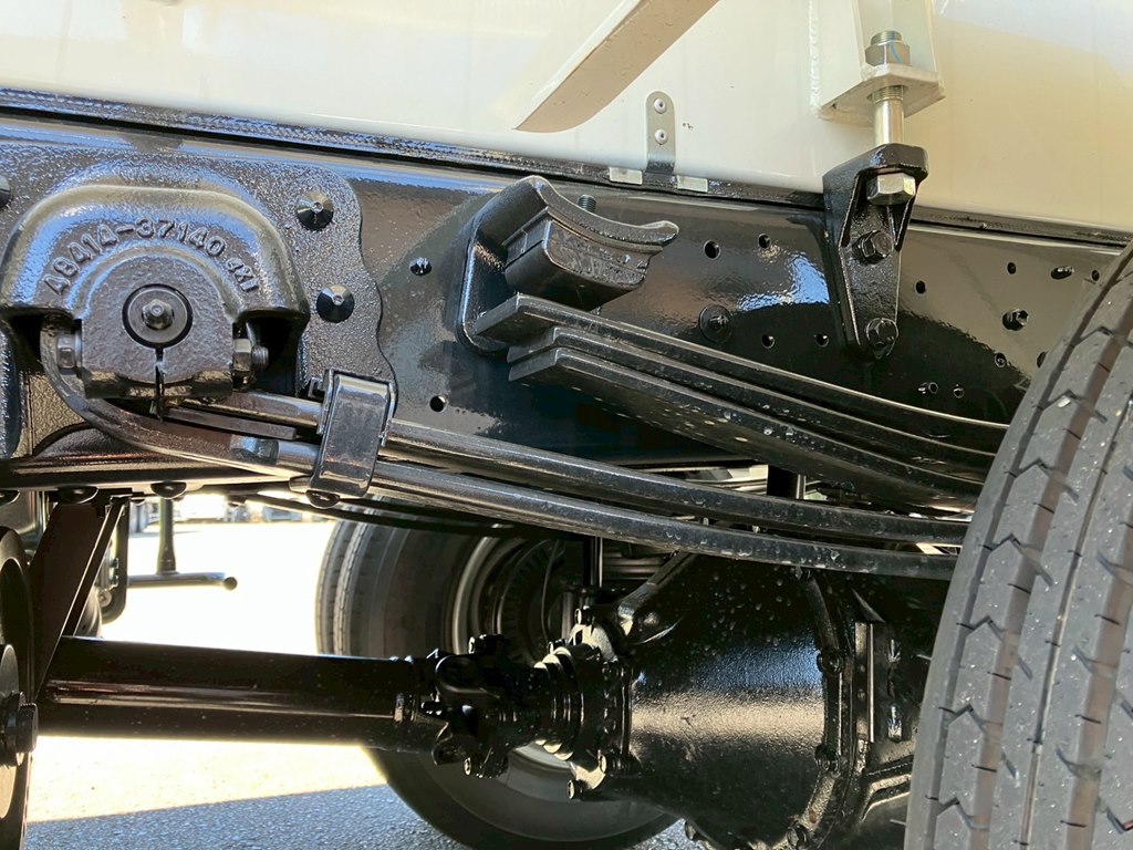 リーフサスです。|日野 デュトロ 2KG-XZU700M(2WD)の写真5