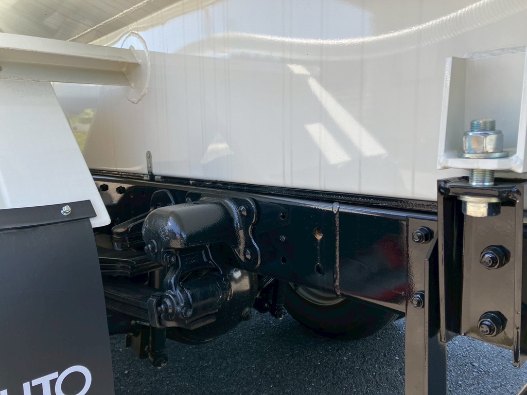 シャーシの状態です。|日野 デュトロ 2KG-XZU700M(2WD)の写真6