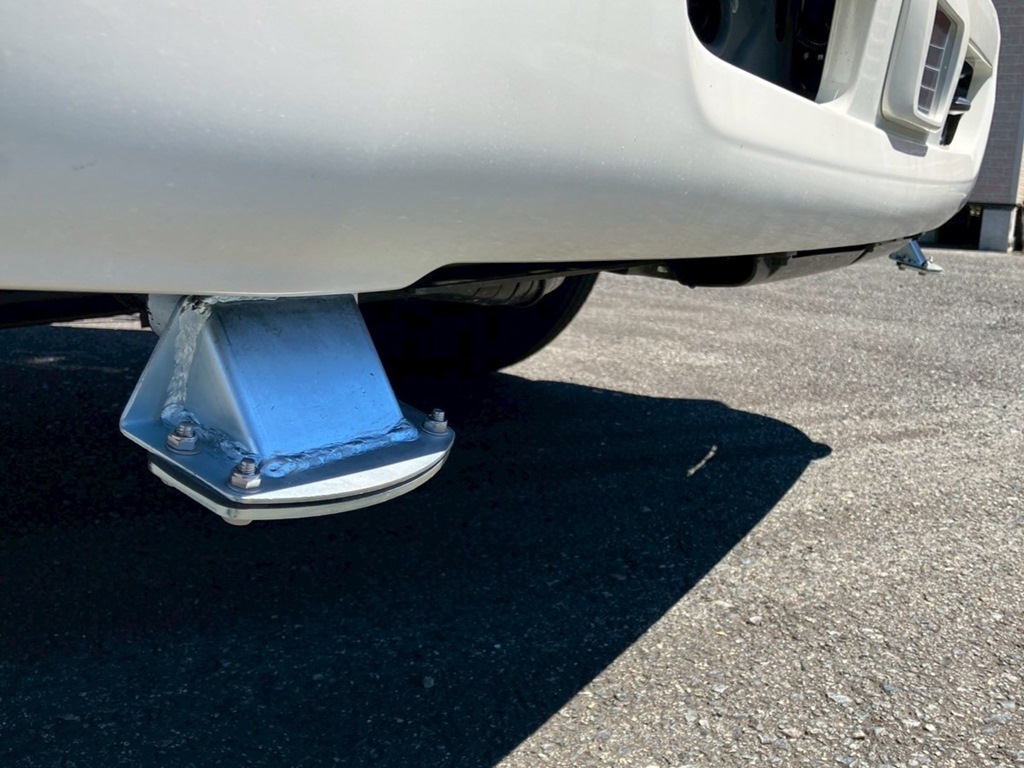 前方は圧力散水です。|日野 デュトロ 2KG-XZU700M(2WD)の写真17