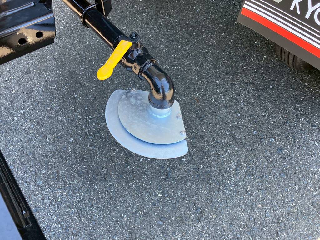 後方は重力散水です。|日野 デュトロ 2KG-XZU700M(2WD)の写真18