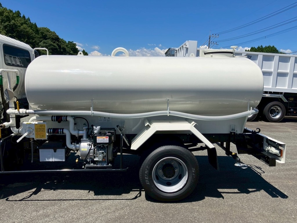 タンクの外観状態です。（助手席側）|日野 デュトロ 2KG-XZU700M(2WD)の写真12