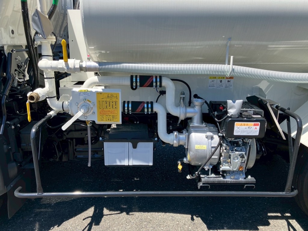 助手席側の配管周りの状態です。|日野 デュトロ 2KG-XZU700M(2WD)の写真13