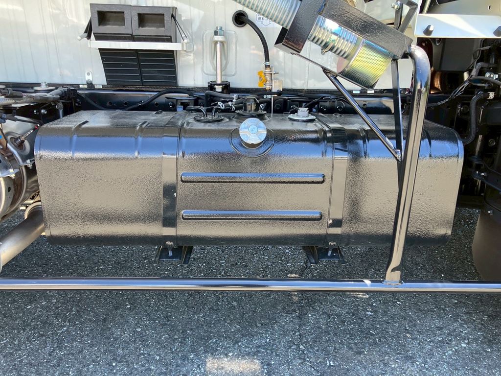 燃料タンクは100Lです。|日野 デュトロ 2KG-XZU700M(2WD)の写真20