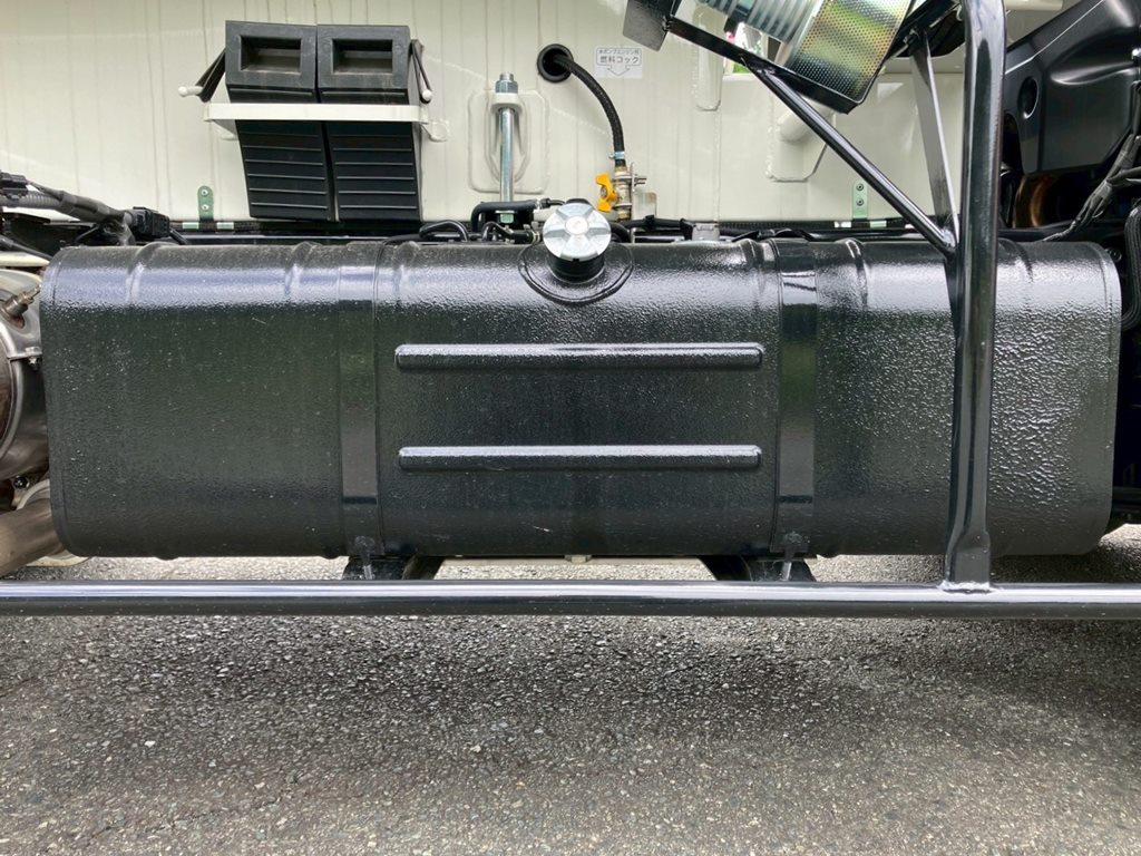 燃料タンクは100Lです。|日野 デュトロ 2KG-XZU700M(2WD)の写真20