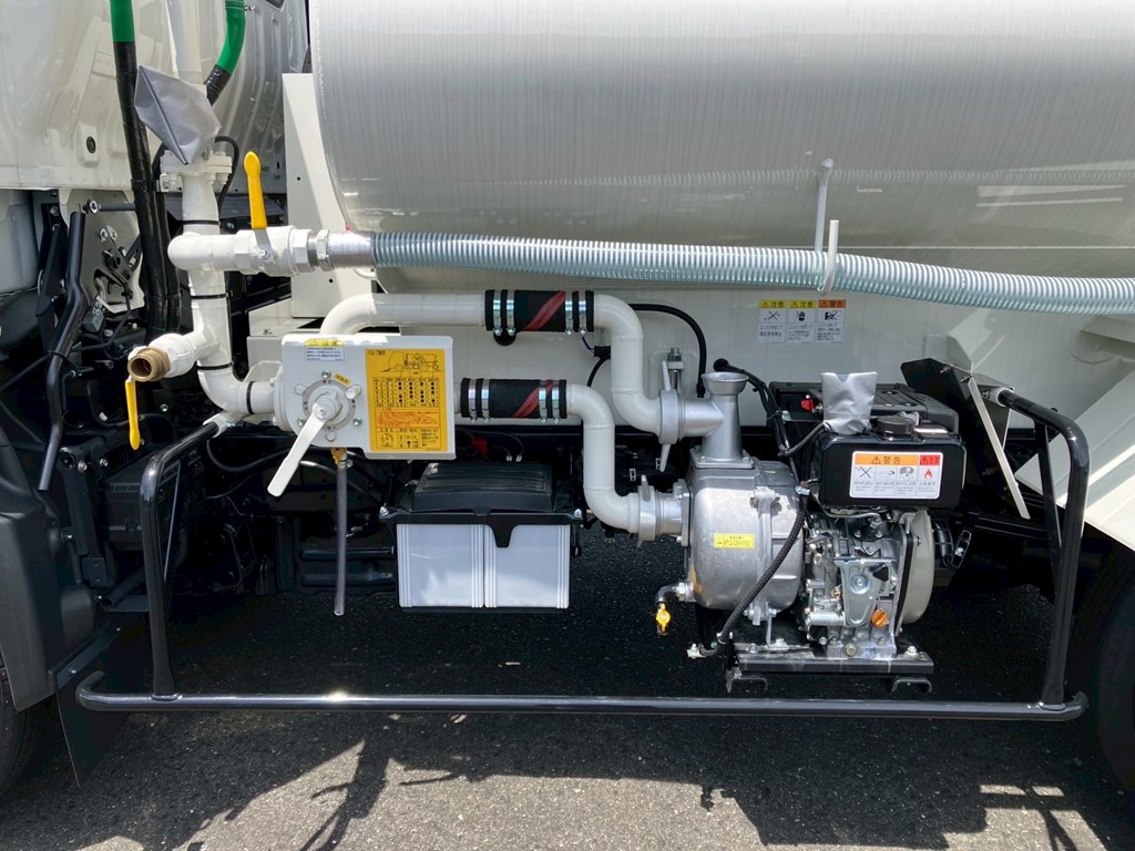 助手席側の配管周りの状態です。|日野 デュトロ 2KG-XZU700M(2WD)の写真13