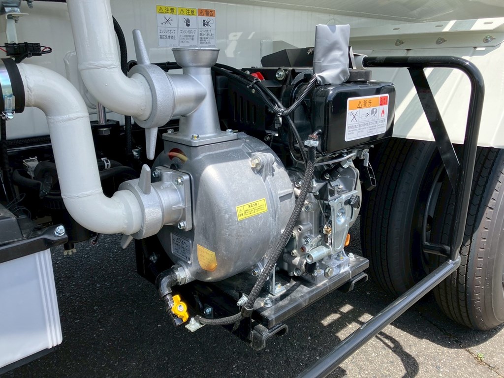散水はサブエンジン式です。|日野 デュトロ 2KG-XZU700M(2WD)の写真15