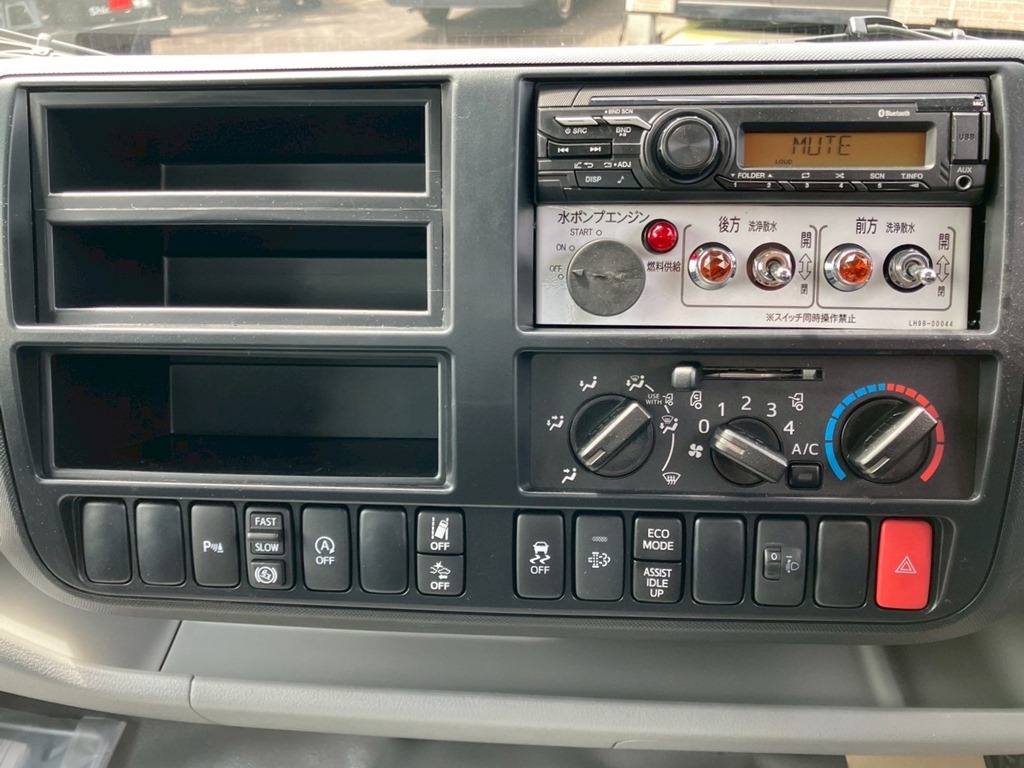 インパネ周りの状態です。|日野 デュトロ 2KG-XZU700M(2WD)の写真22