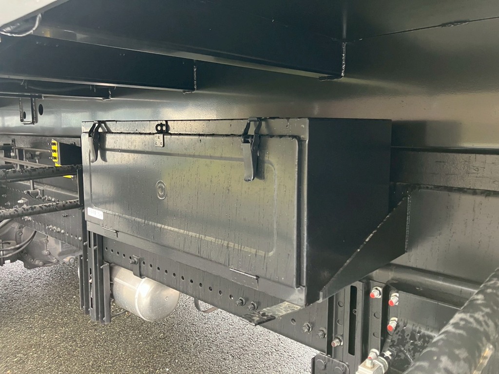 日野 プロフィア 2DG-FS1AHEの写真17