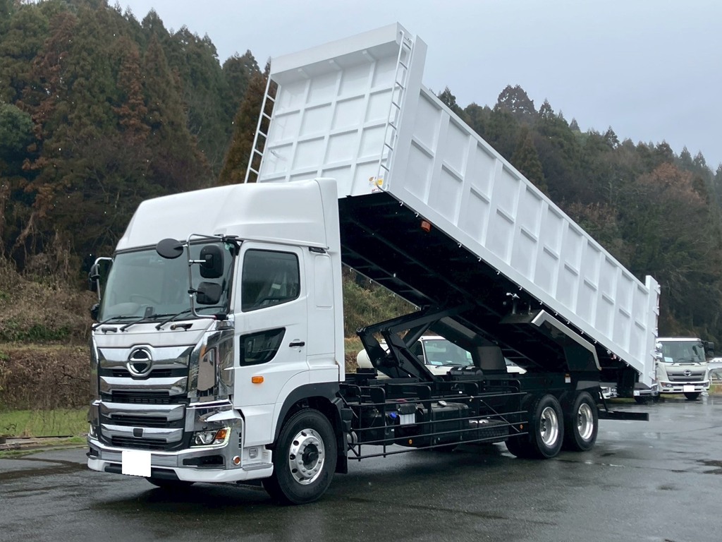 フロント周り、メッキパーツで飾っています。|日野 プロフィア 2DG-FS1AHEの写真1