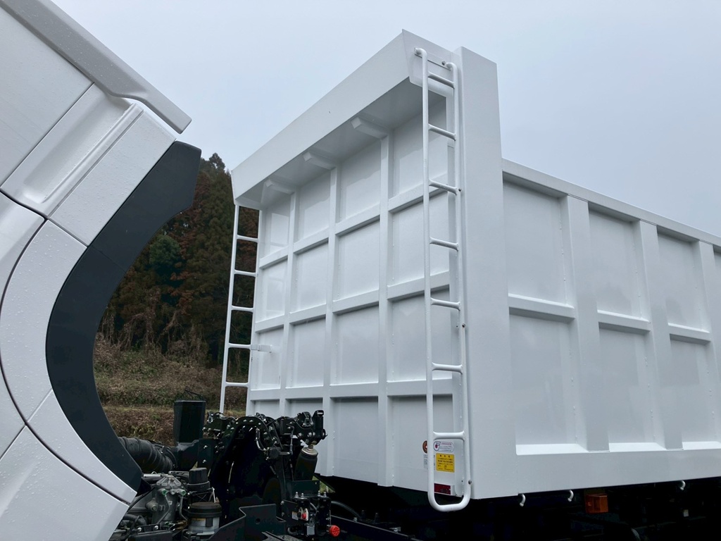 シートデッキ付きです。|日野 プロフィア 2DG-FS1AHEの写真10