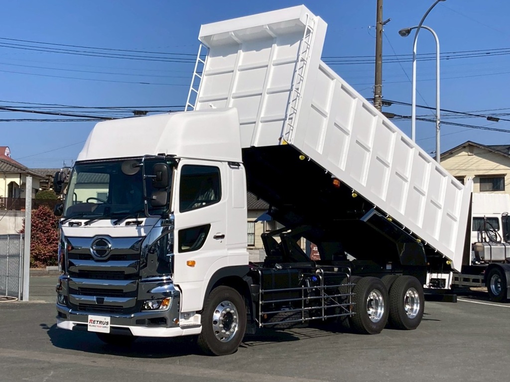 フロント周り、メッキパーツで飾っています。|日野 プロフィア 2DG-FS1AJEの写真1