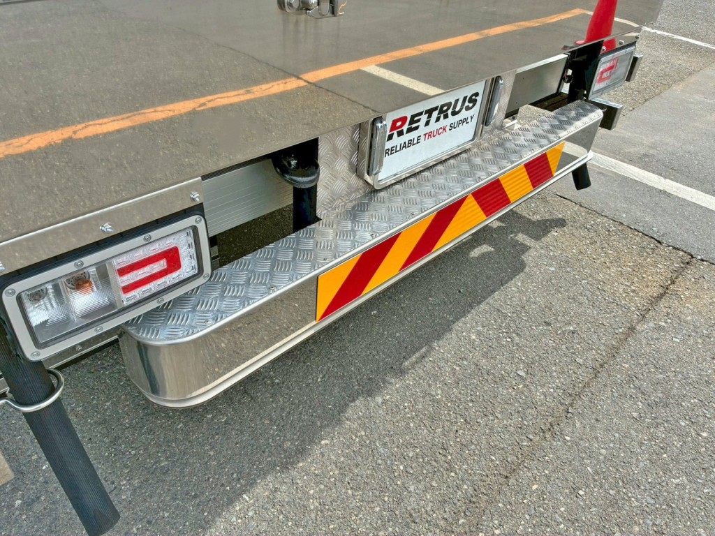 リヤステップ付きです。|日野 プロフィア 2DG-FW1AHCの写真22