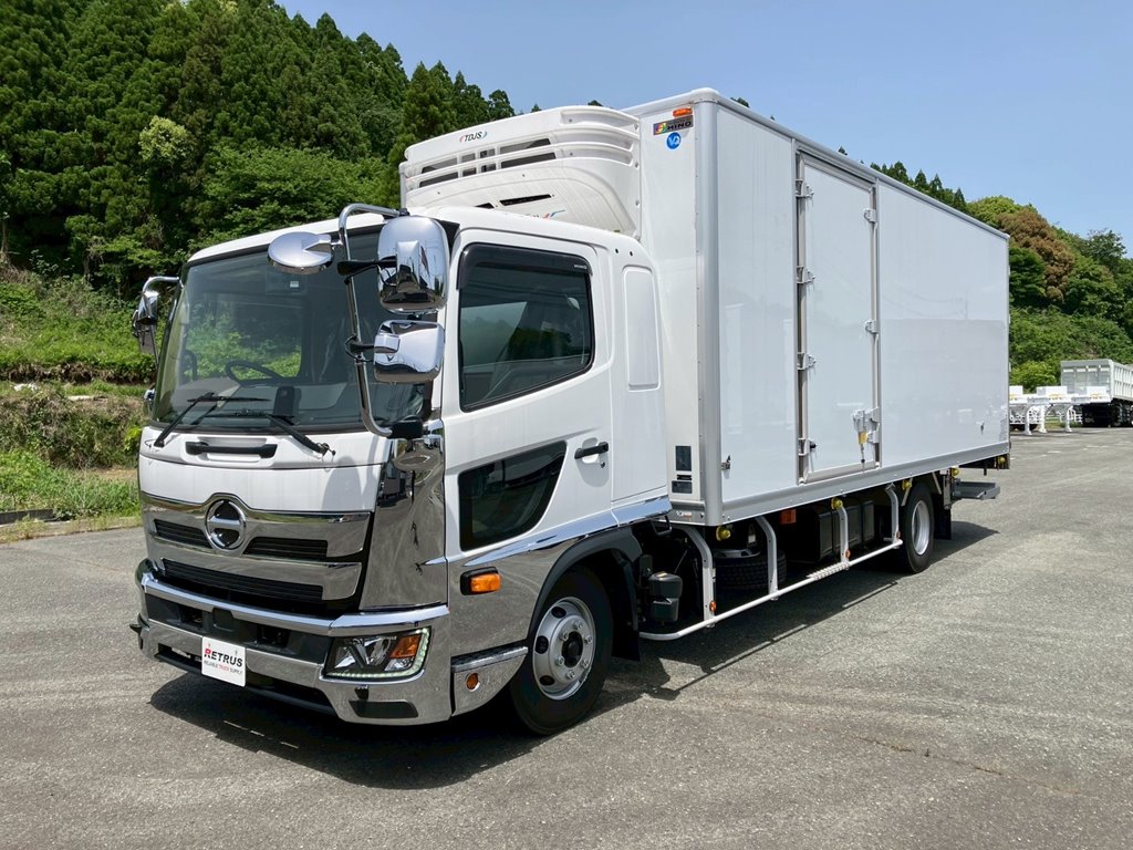 フロント周り、メッキパーツで飾っています。|日野 レンジャー 2KG-FD2ABG(2WD)の写真1